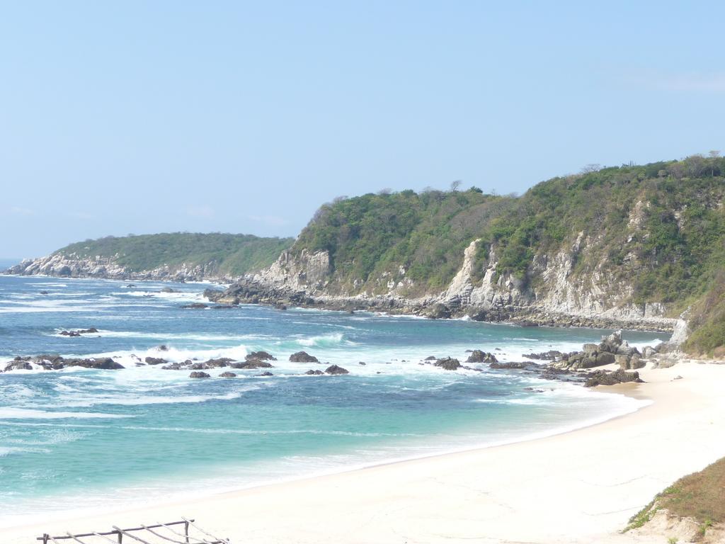 Manta Raya Hotel - Right On The Beach Cuatunalco Extérieur photo